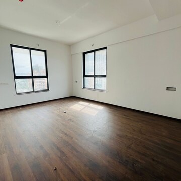 Room in 4 BHK Apartment at Pashan – for Sale