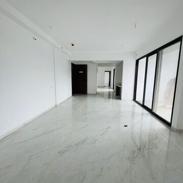 Room in 4 BHK Apartment at Pashan – for Sale