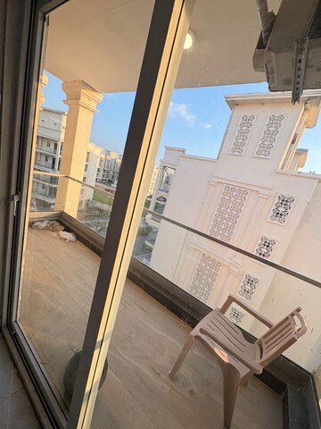 Furnished Amenities in 2 BHK Apartment at Signature Global City, Sector 37d – for Rent