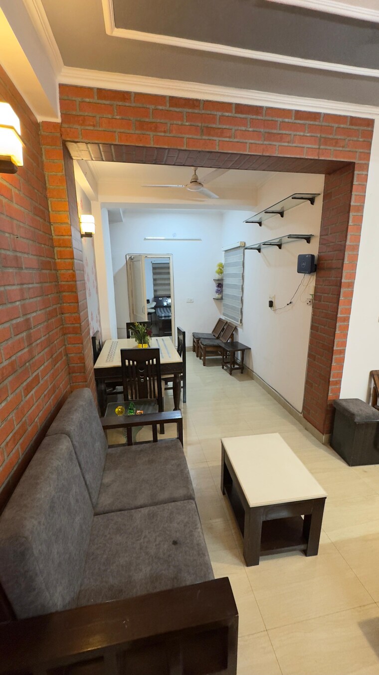 Living Room, nda-rail-vihar 3 Bedroom 1500 Sq.Ft. Apartment In Sector 33 Noida 9181820