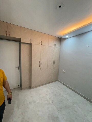 Room in 3 BHK Apartment at Signature Global City, Sector 37d – for Rent