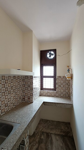 Kitchen in 1 BHK Builder Floor at Mayur Vihar Phase 1 – for Rent