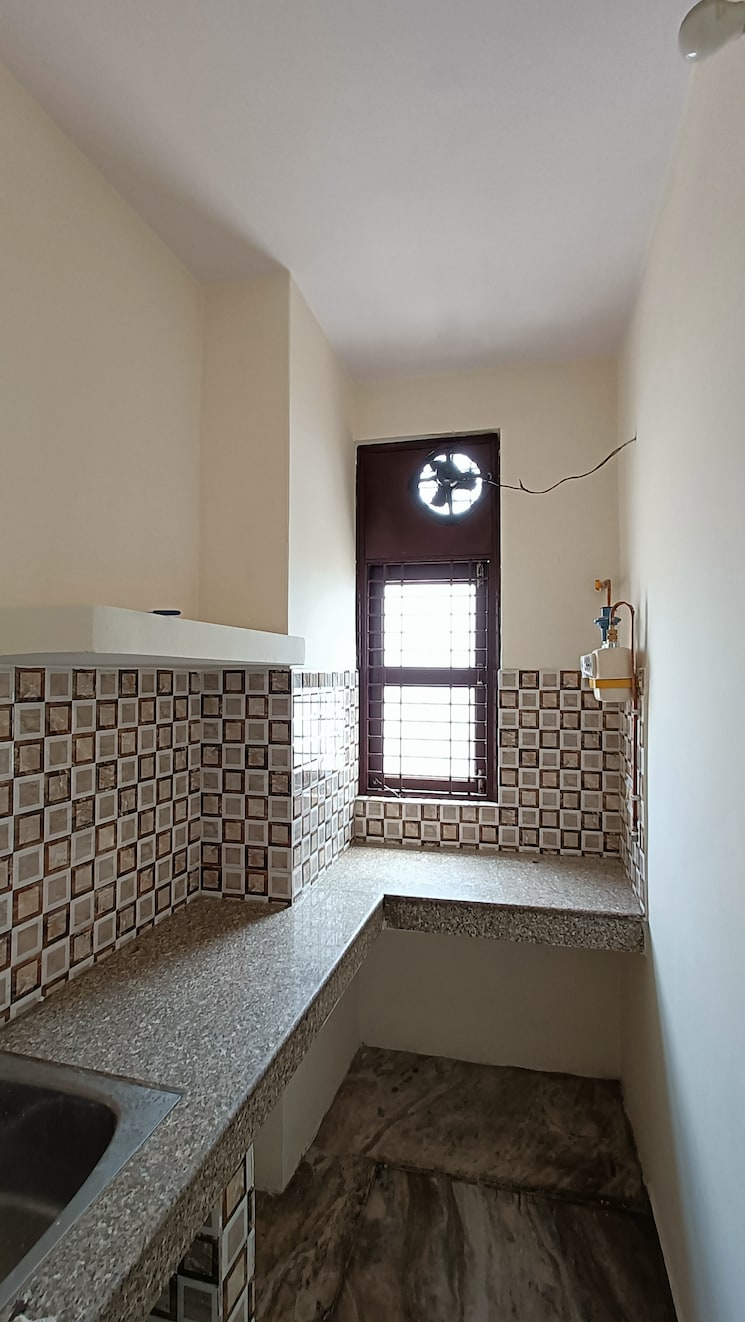 Kitchen, mayur vihar phase 1 1 Bedroom 440 Sq.Ft. Builder Floor In Mayur Vihar Phase 1 Delhi 9181855