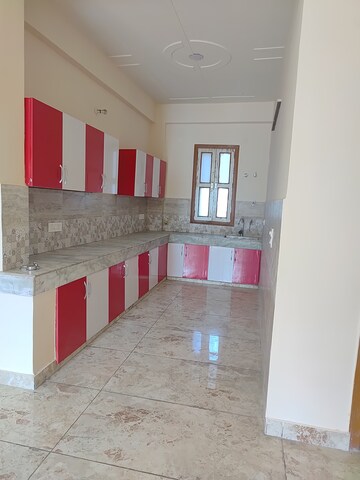 Staircase in 2.5 BHK Builder Floor at Tulip Mall, Sector 46 – for Rent