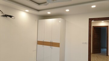 Furnished Amenities in 3 BHK Builder Floor at BPTP District Phase 2, Sector 84 – for Rent