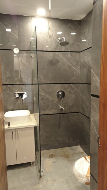 Bathroom in 3 BHK Builder Floor at BPTP District Phase 2, Sector 84 – for Rent