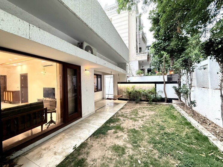 Exterior View, vasant vihar 2 Bedroom 3000 Sq.Ft. Independent House In Vasant Vihar Delhi 9181966