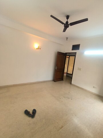 Room in 3 BHK Builder Floor at Malviya Nagar – for Rent