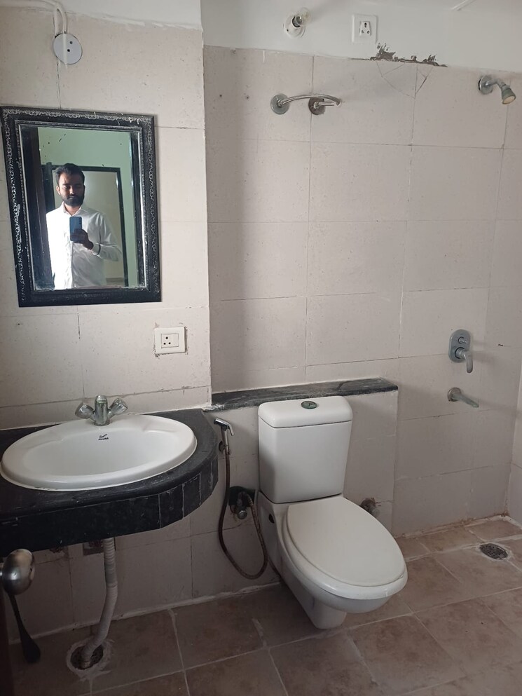 Bathroom, amolik-heights 2 Bedroom 587 Sq.Ft. Apartment In Sector 88 Faridabad 9182012