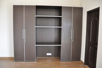 Furnished Amenities in 3 BHK Apartment at Vipul Belmonte, Sector 53 – for Rent