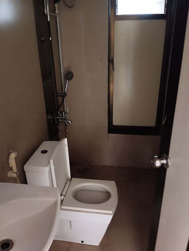 Bathroom, ajmera-yogi-dham-phase-iii 2 Bedroom 635 Sq.Ft. Apartment In Kalyan West Thane 9182107