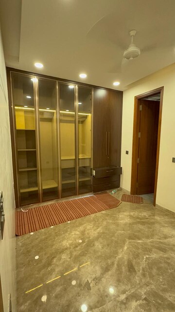 Room in 2 BHK Builder Floor at Lajpat Nagar I – for Rent