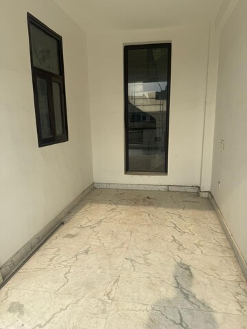 Room in 2 BHK Villa at Sector 40 – for Rent