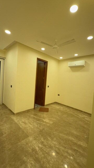 Room in 2 BHK Builder Floor at Lajpat Nagar I – for Rent