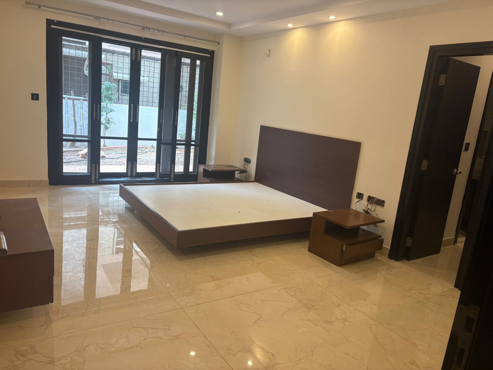 4 BHK + Servant Room Apartment For Rent in Nitesh Logos