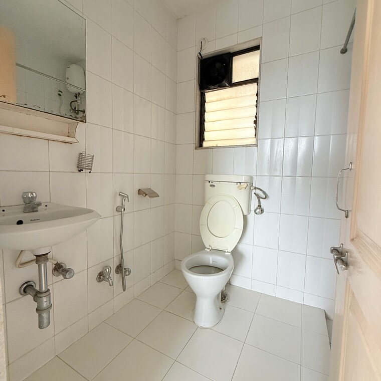Bathroom, scn-orange-county-phase-i 3 Bedroom 1800 Sq.Ft. Apartment In Pashan Pune 9182146