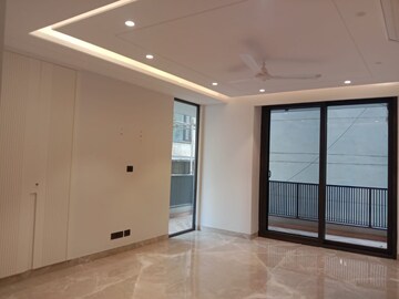 Room in 4 BHK Builder Floor at Safdarjung Enclave – for Rent