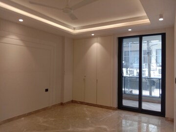 Room in 4 BHK Builder Floor at Safdarjung Enclave – for Rent