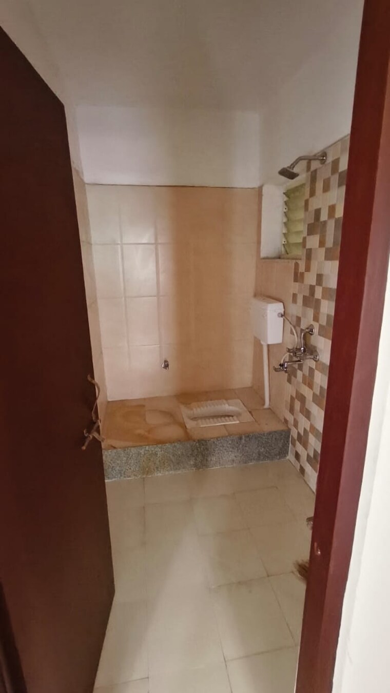 Bathroom, bhojpal-shree-krishna-heights 3 Bedroom 1400 Sq.Ft. Apartment In Katara Hills Bhopal 9182188