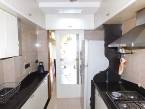 Team Area in 2 BHK Apartment at Juhu – for Sale