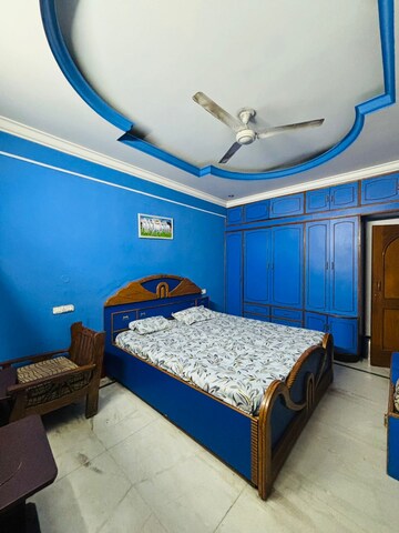Bedroom in 3 BHK Builder Floor at Sector 21 – for Rent
