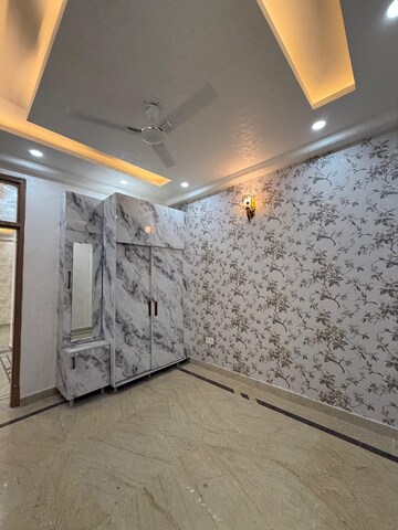 Room in 3 BHK Apartment at Ashiana Upvan, Ahinsa Khand 2 – for Sale
