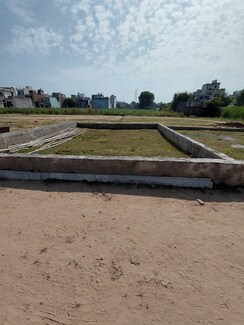 Plot For Sale in Bhondsi
