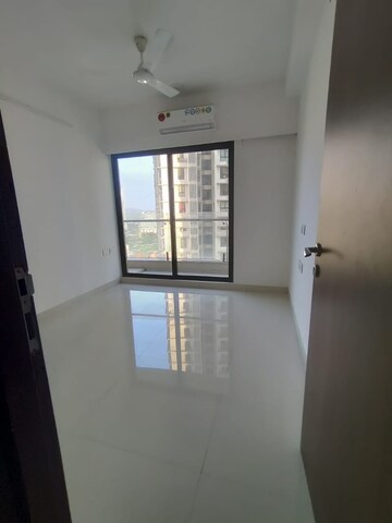 Room in 2 BHK Apartment at Sunteck City Avenue 1, Goregaon West – for Rent