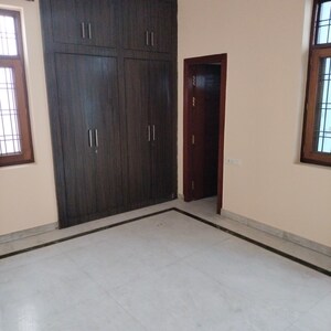 Room in 6 BHK Villa at Gomti Nagar – for Sale