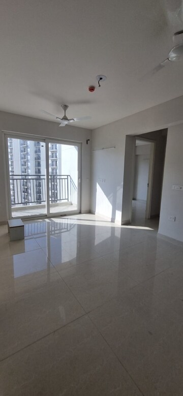 Room in 2 BHK Apartment at Eldeco Live By The Greens, Sector 150 – for Rent