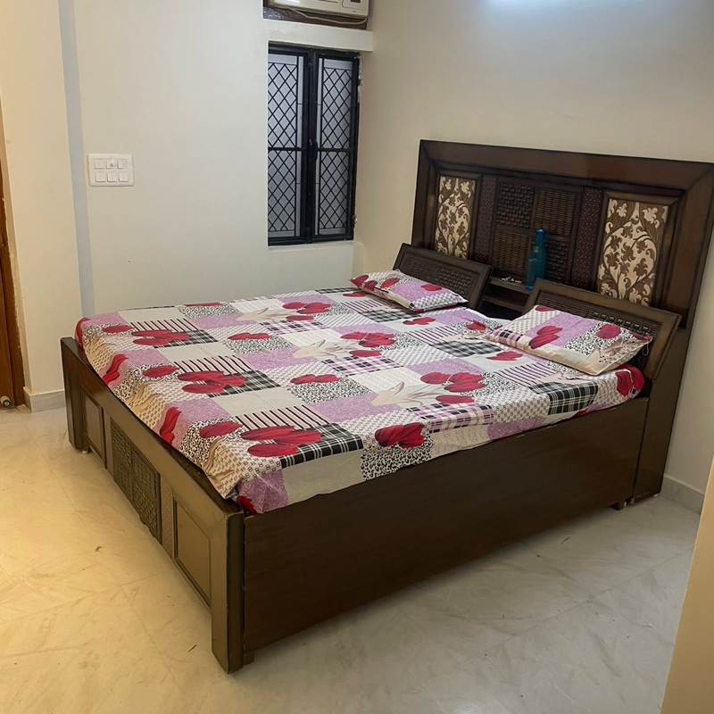 2 BHK Apartment For Rent in Rohini Sector 11