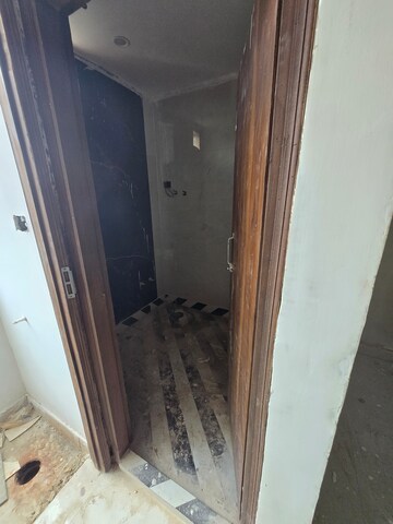 Furnished Amenities in 2 BHK Apartment at Lajpat Nagar 4 – for Rent