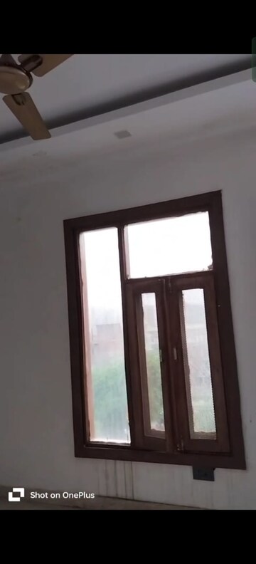 Room in 3 BHK Builder Floor at BPTP District Phase 2, Sector 84 – for Sale