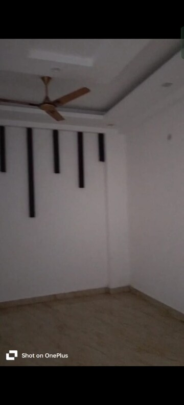 Room in 3 BHK Builder Floor at BPTP District Phase 2, Sector 84 – for Sale