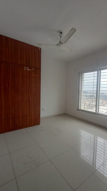 Room in 3 BHK Apartment at Kolte Patil 24K Sereno, Baner – for Rent