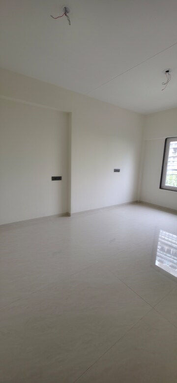 Room in 1 BHK Apartment at Sheth Irene, Malad West – for Rent