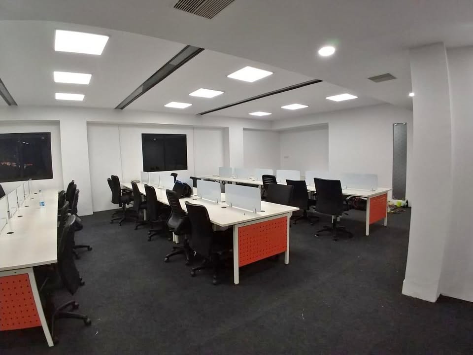 Office Space For Rent in Yashwant Niwas Road