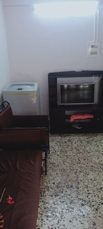 Furnished Amenities in 1 BHK Apartment at Takshila CHS, Andheri East – for Rent
