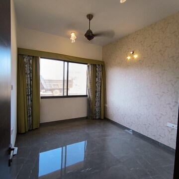 Room in 2 BHK Apartment at Paradise Sai World Dreams, Kalyan Shilphata Road – for Sale