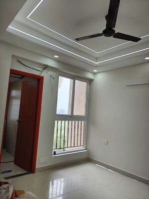 Room in 3 BHK Apartment at Tata Eureka Park, Sector 150 – for Rent