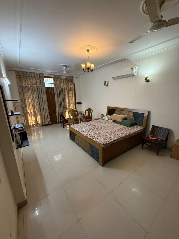 Cover Image, dlf phase ii 2 Bedroom 215 Sq.Ft. Builder Floor In Dlf Phase ii Gurgaon 9182641