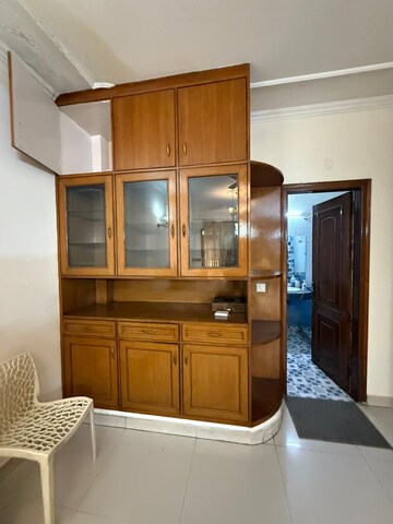 Furnished Amenities in 2 BHK Builder Floor at Dlf Phase ii – for Rent