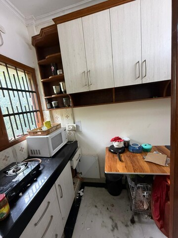 Kitchen in 2 BHK Builder Floor at Dlf Phase ii – for Rent
