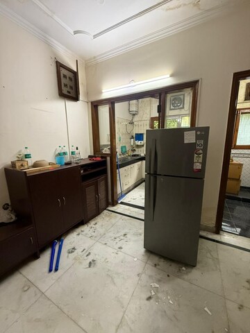 Kitchen in 2 BHK Builder Floor at Dlf Phase ii – for Rent
