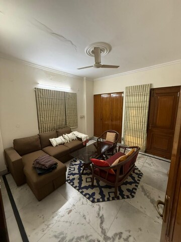 Living Room in 2 BHK Builder Floor at Dlf Phase ii – for Rent