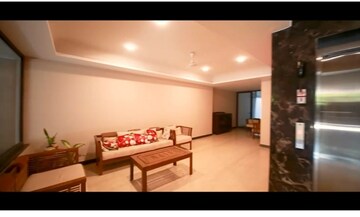 Bedroom in 4 BHK Builder Floor at Qutub Plaza, Sector 26 – for Rent