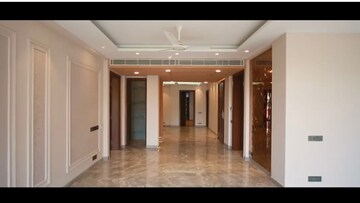 Building Lobby in 4 BHK Builder Floor at Qutub Plaza, Sector 26 – for Rent