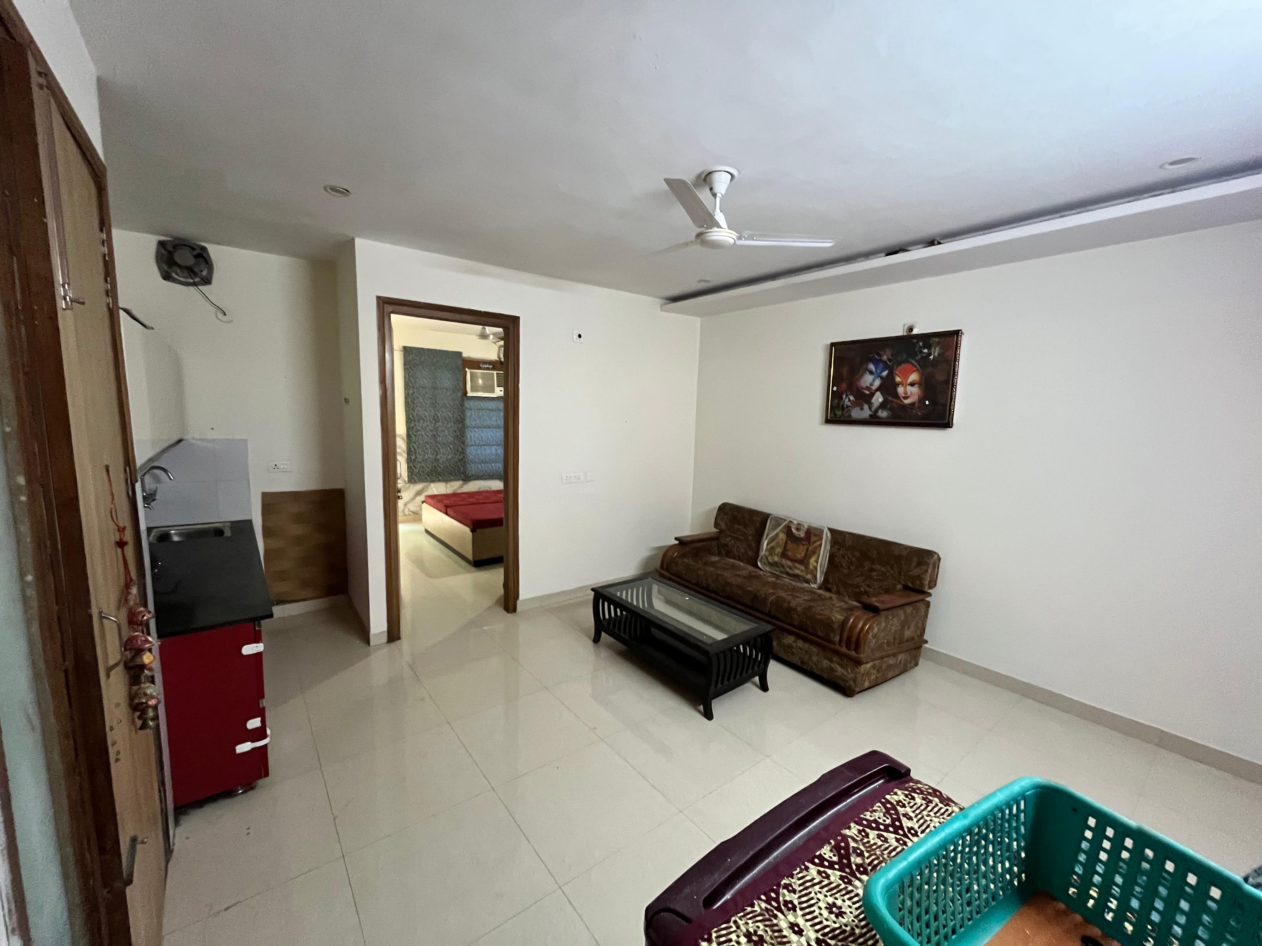 1 BHK Builder Floor For Rent in Sector 43