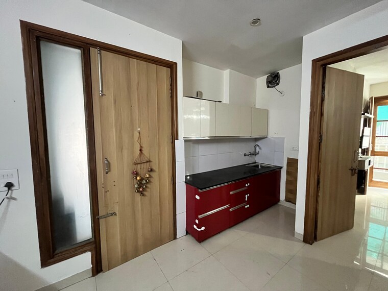 Room, sector 43 1 Bedroom 600 Sq.Ft. Builder Floor In Sector 43 Gurgaon 9182685