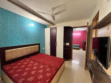 Bedroom in 1 BHK Builder Floor at Sector 43 – for Rent